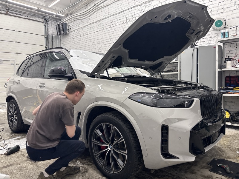 BMW X5 · глубокий блеск — Космос Детейлинг Студия